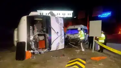 Bursa'da Servis Kazası: 20 Yaralı