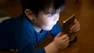 Çocuklarda Mavi Işık Tehlikesi: Uyku ve Dikkat Sorunları